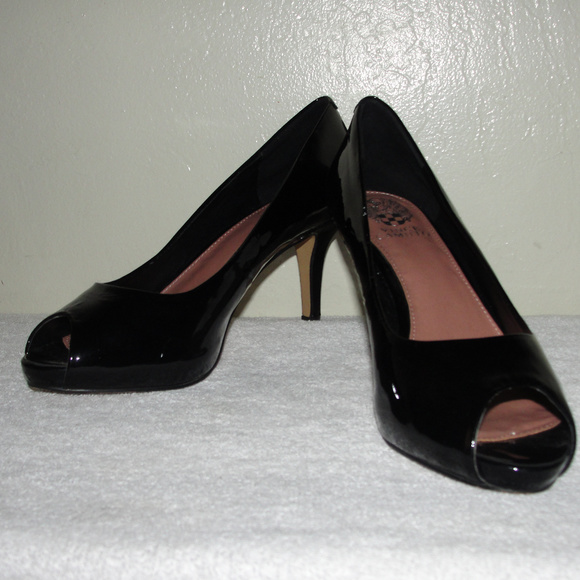 vince camuto black leather heels - Picture 2 of 4